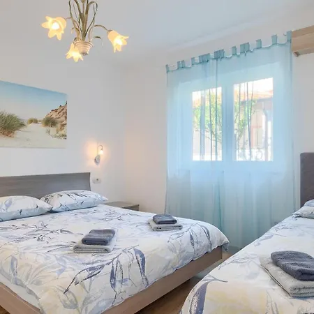 Villa Beautiful Veronika I In Pula Vinkuran