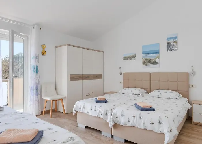 Beautiful Veronika I In Pula * 빈쿠란