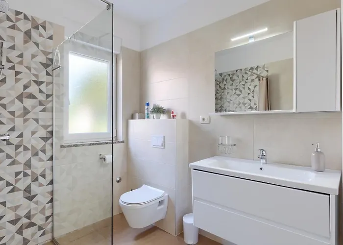 Beautiful Veronika I In Pula *